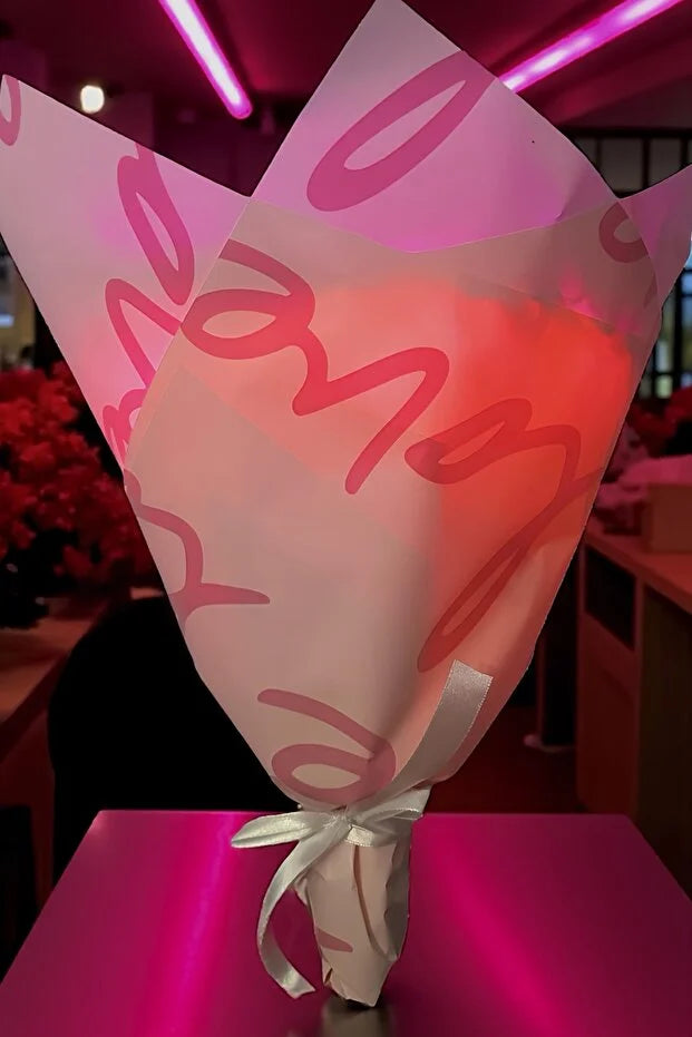 Aşkın Simgesi Işıklı Pembe Kelebek Buketi